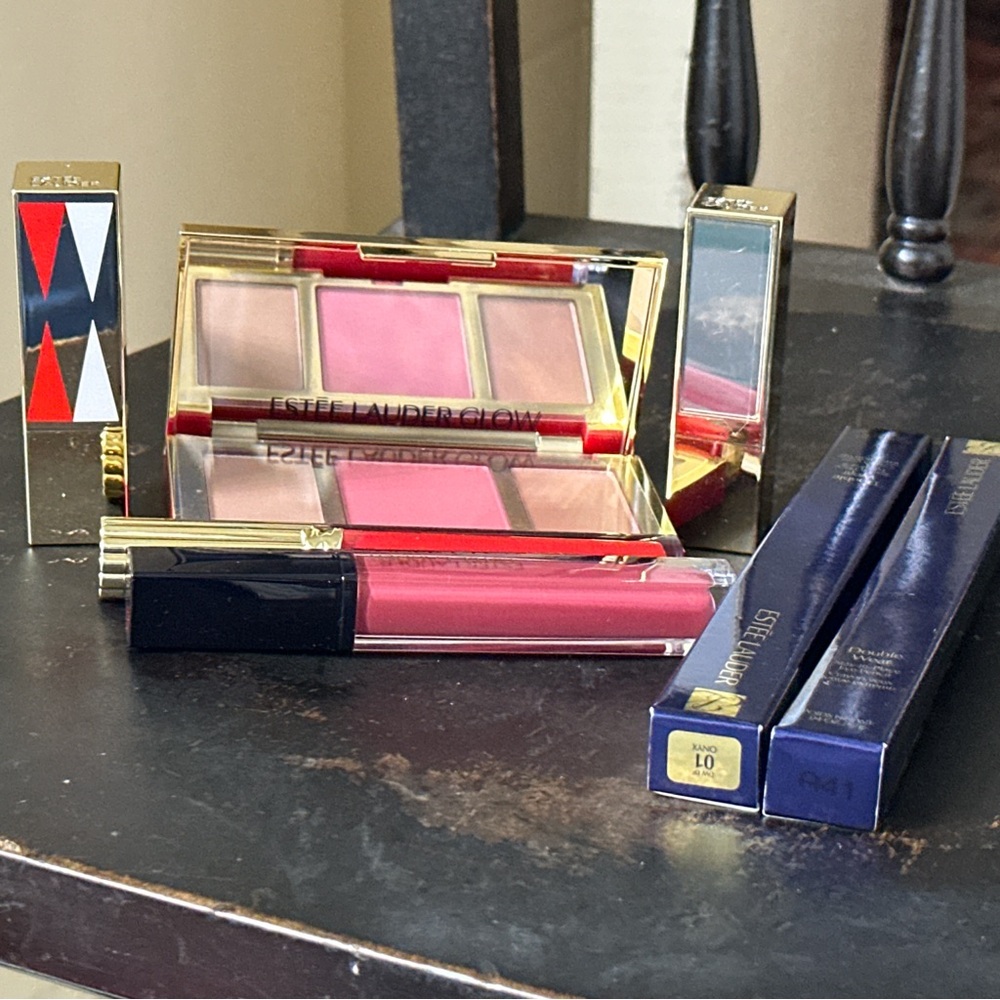 Estee Lauder Blush and Lip Gloss eye liner Set - Pink and Red